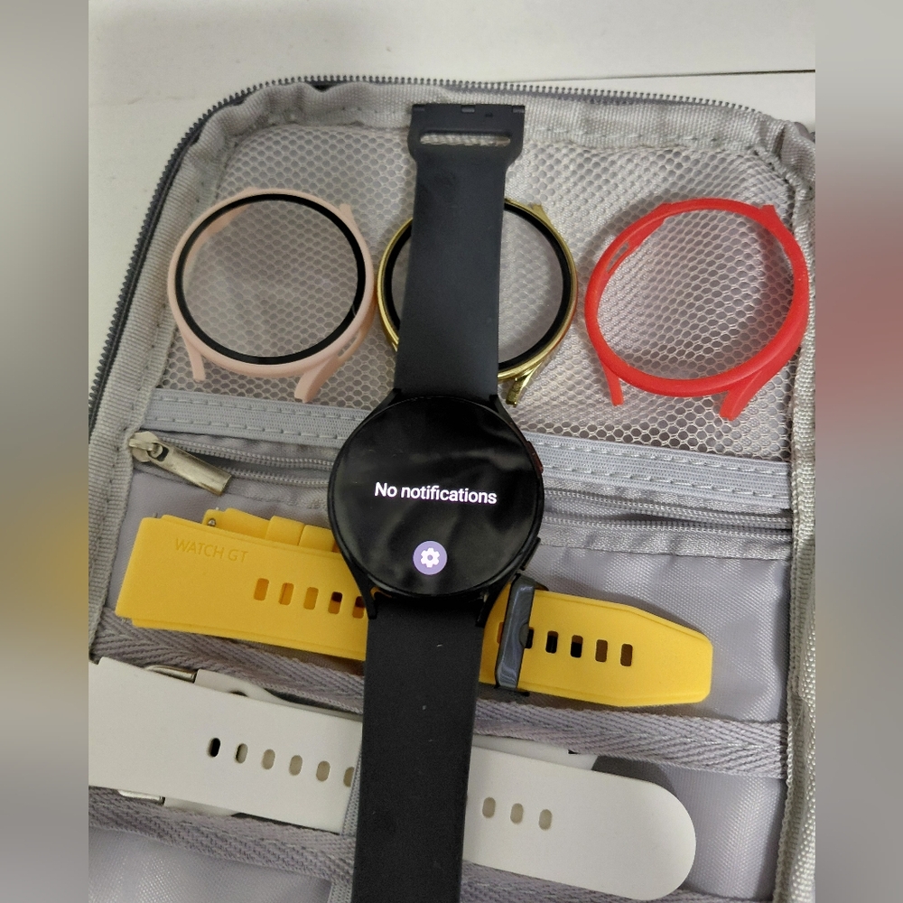 Samsung Black Smartwatch 4 - Picture 5 of 9